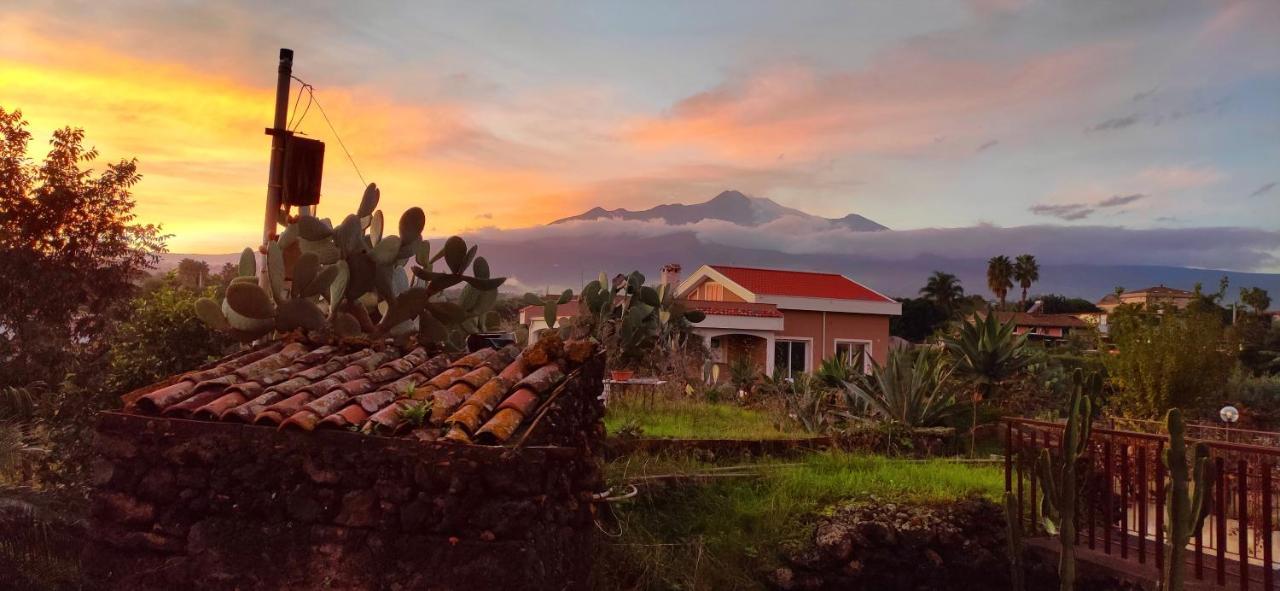Villa Casa Del Sole Con Vista Sull'Etna A 200 Mt Dal Mare à Acireale Extérieur photo