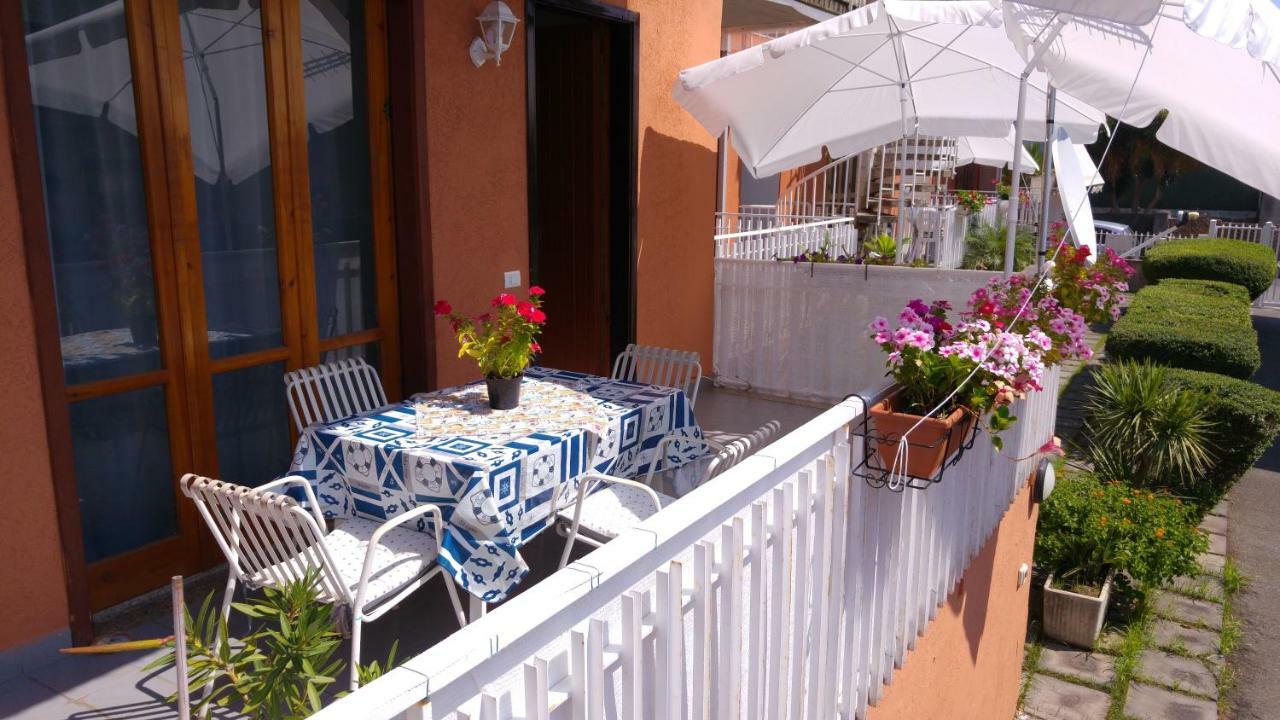 Villa Casa Del Sole Con Vista Sull'Etna A 200 Mt Dal Mare à Acireale Extérieur photo